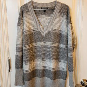Banana Republic Wool Blend V Neck Sweater